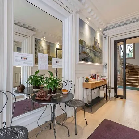 Le Luxe Abordable - 1 - Double - 4 Personnes - Vue Sur Rue パリ